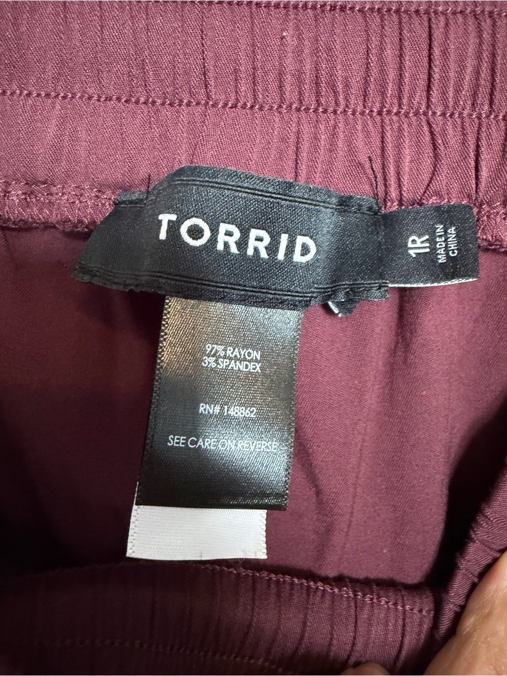 Torrid EUC Size 1 Regular Women's Wide-Leg Cargo Pants in Burgundy - Picture 5 of 5